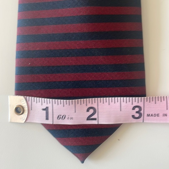 Banana Republic Burgundy and Navy Striped Men’s Necktie New with Tags - Picture 6 of 6
